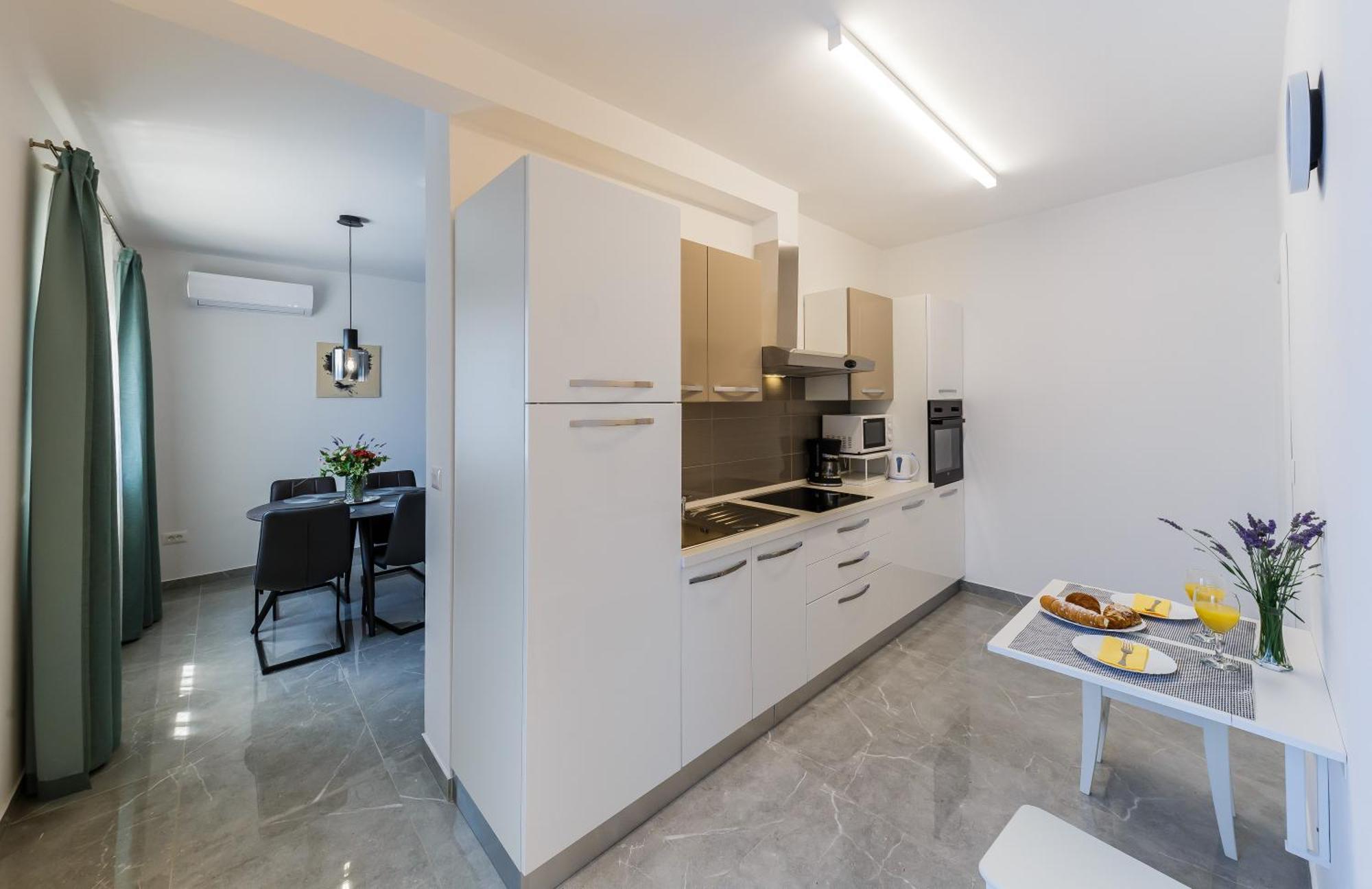 Ujakovic Apartment