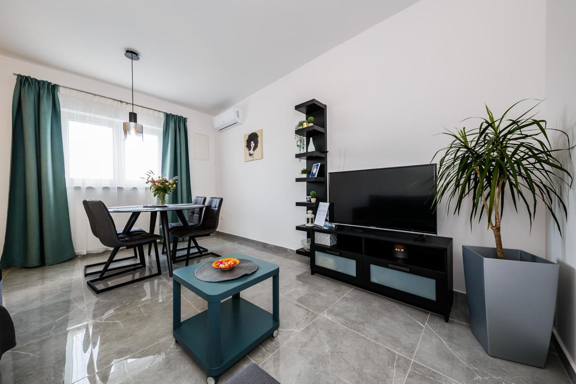 Apartment Ujakovic Kastela