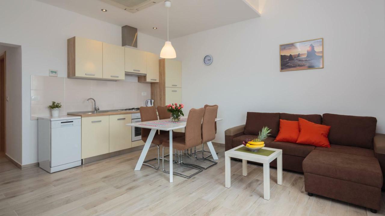 Ujakovic Apartment