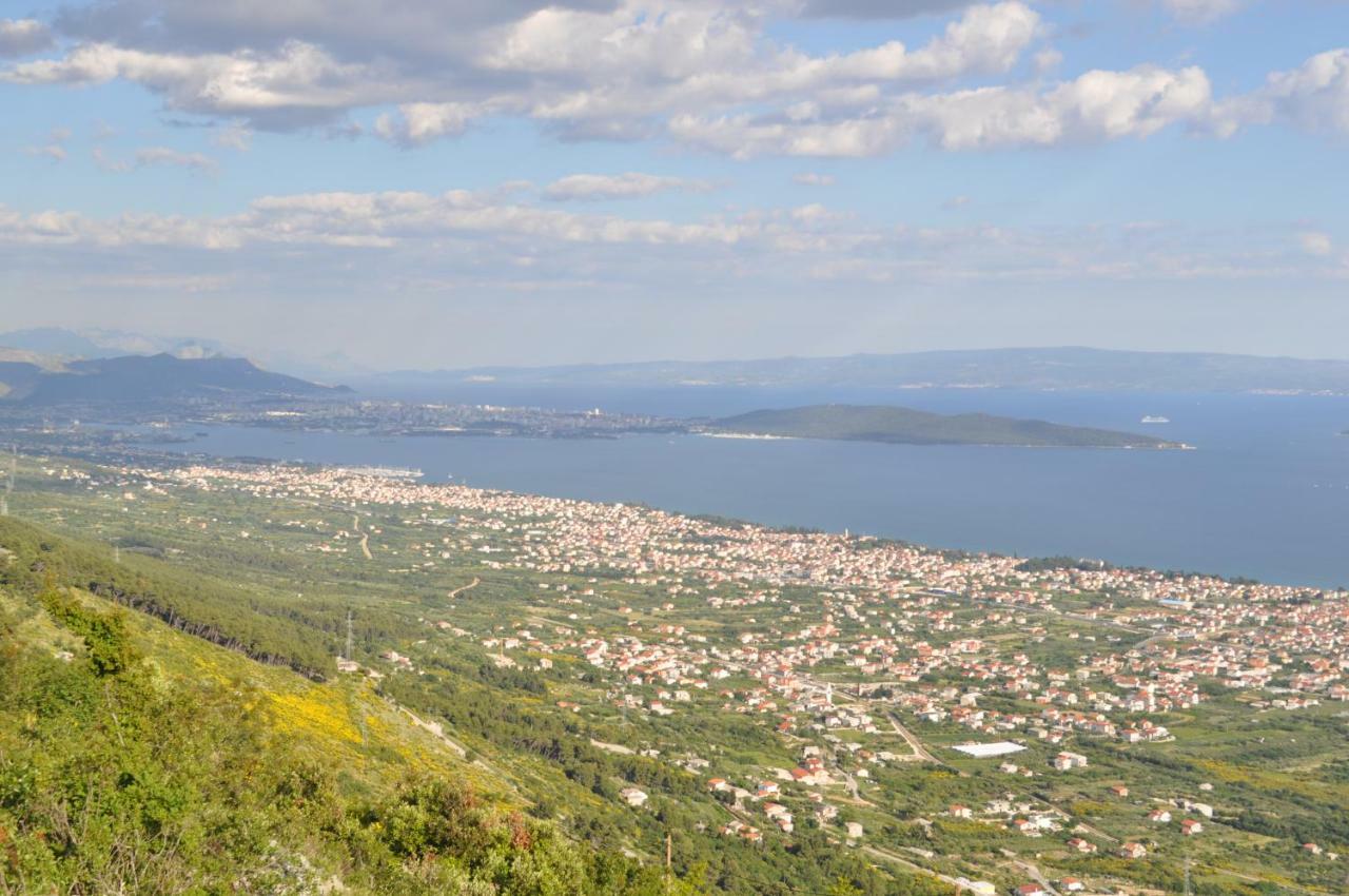 Ujakovic * Kastela